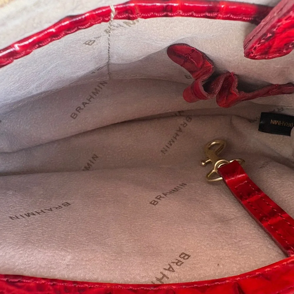 Vtg BRAHMIN Red Croc Embossed Leather Crossbody Bag Magnetic Satchel Gold Charm
